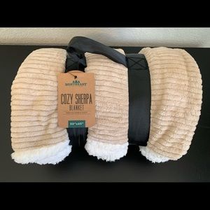 Northeast Outfitters Cozy Sherpa Blanket